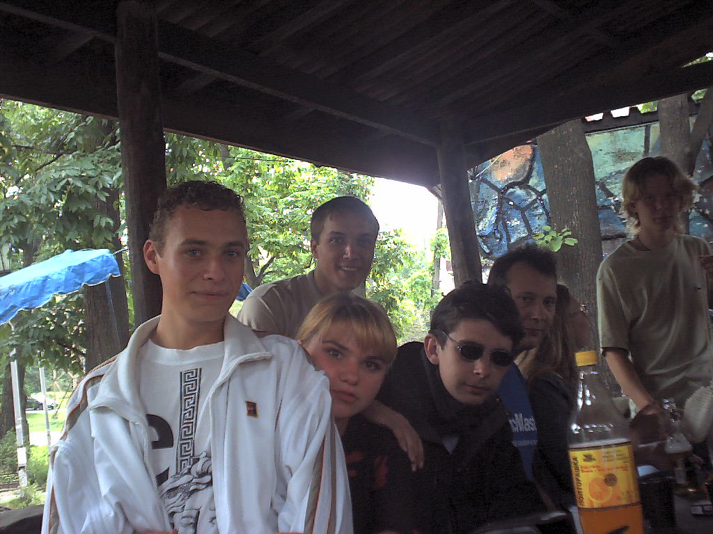 люди фотографируются